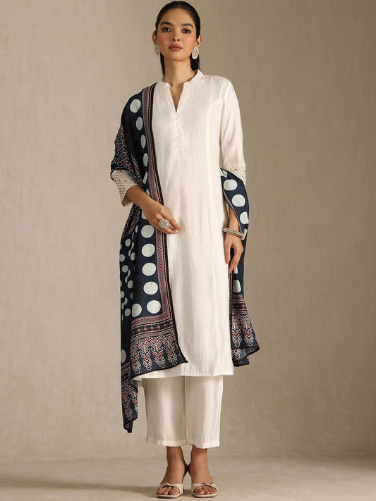 Dhiyona SO Women's Women Solid Kurta with Trousers & Dupatta