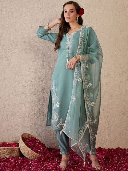 Women Floral Embroidered Regular Kurta with Trousers & With Dupatta