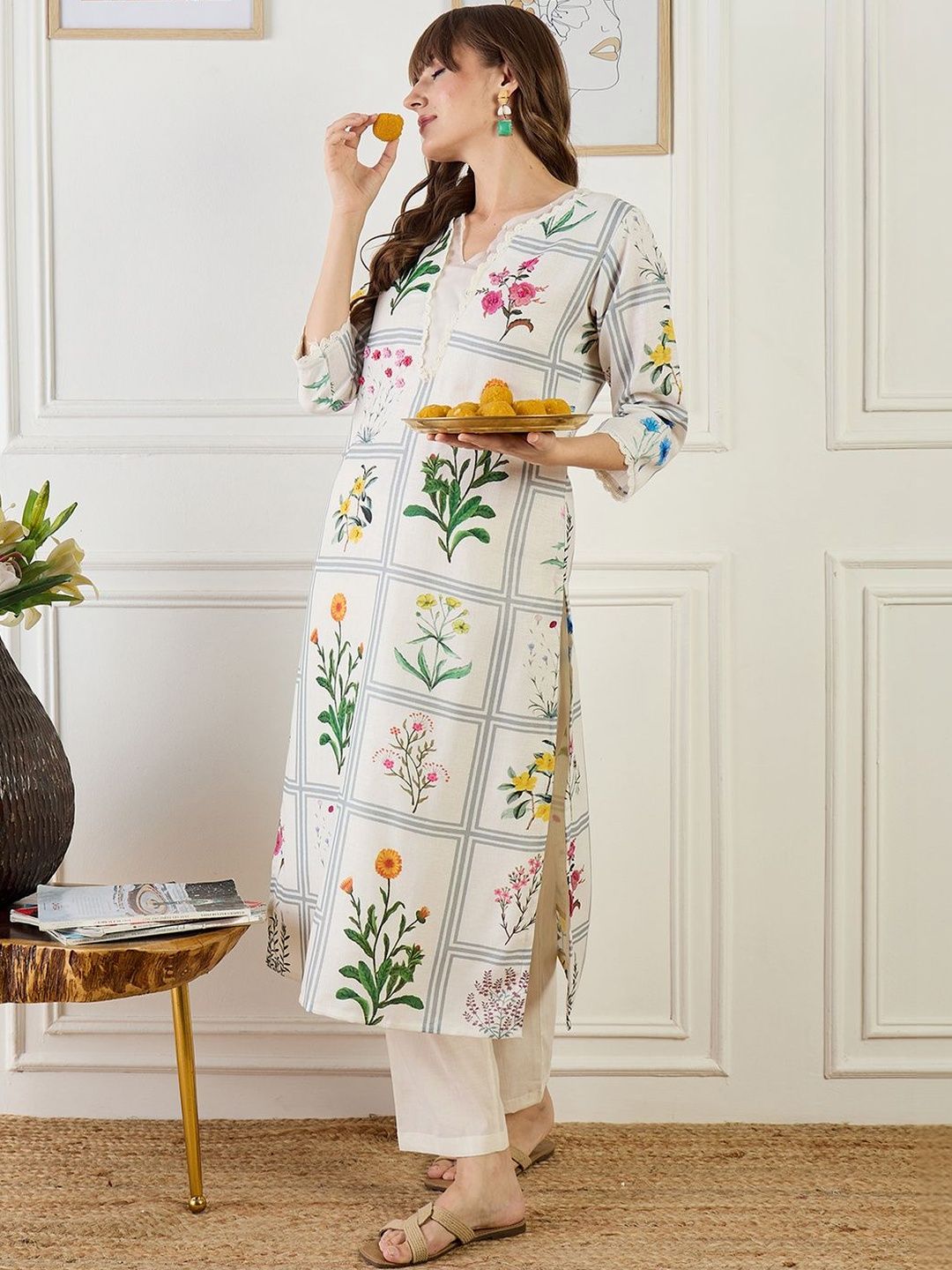 Women Floral Printed Regular Linen Kurta with Trousers
