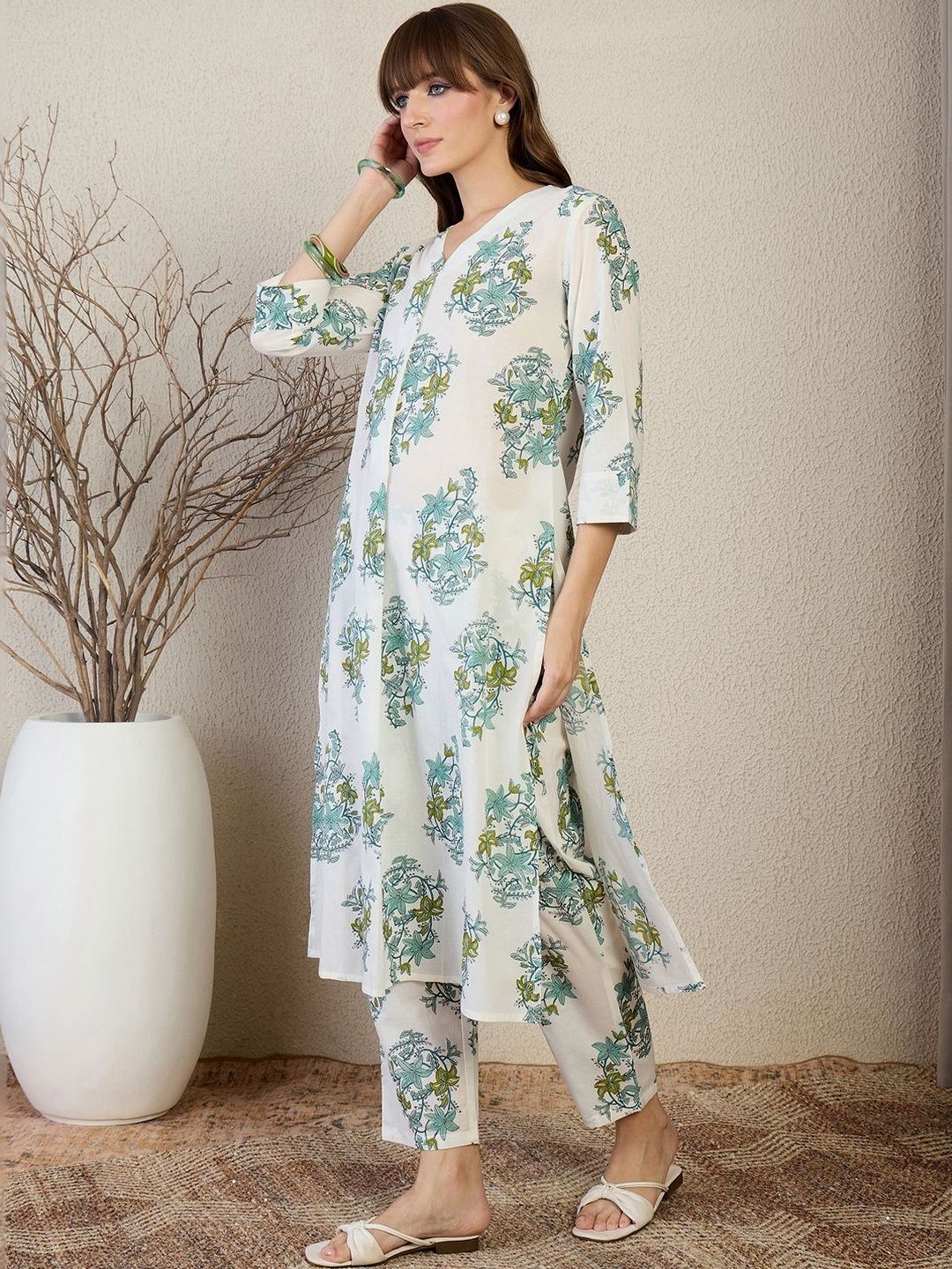 Women Floral Printed Regular Pure Cotton Kurta with Trousers
