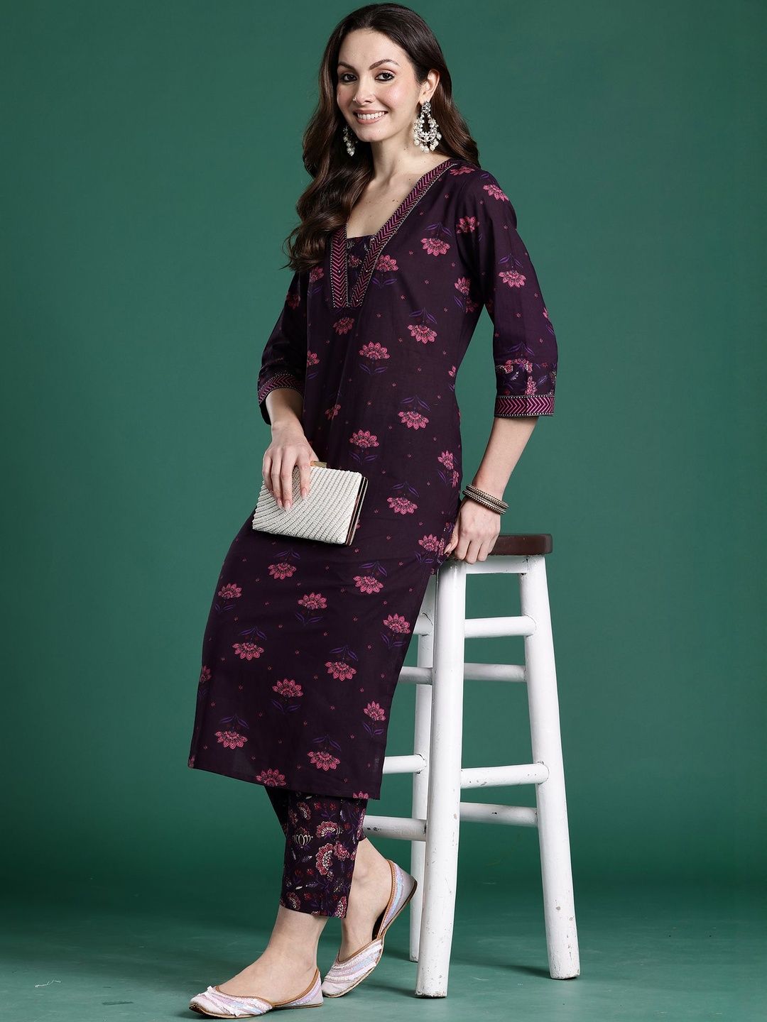 Dhiyona IE Floral Printed V-Neck Pure Cotton Straight Kurta With Trousers
