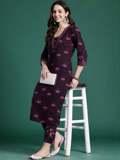 Floral Printed V-Neck Pure Cotton Straight Kurta With Trousers