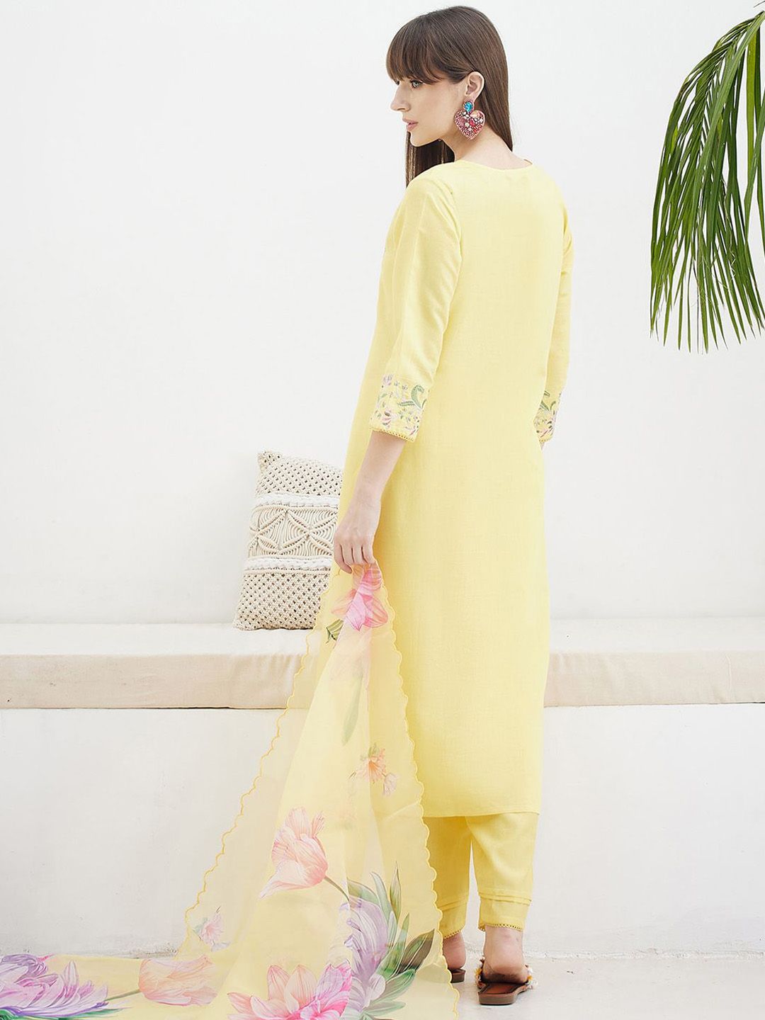 Floral Embroidered Straight Thread Work Kurta With Trousers & Dupatta