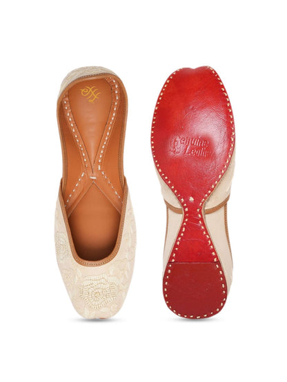 Dhiyona HOP Women Emboidered Leather Mojaris