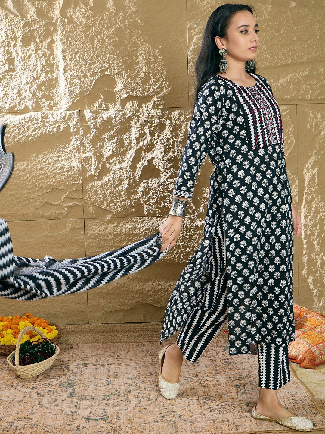 Dhiyona IE Women Ethnic Motifs Printed Thread Work Pure Cotton Kurta with Trousers & Dupatta