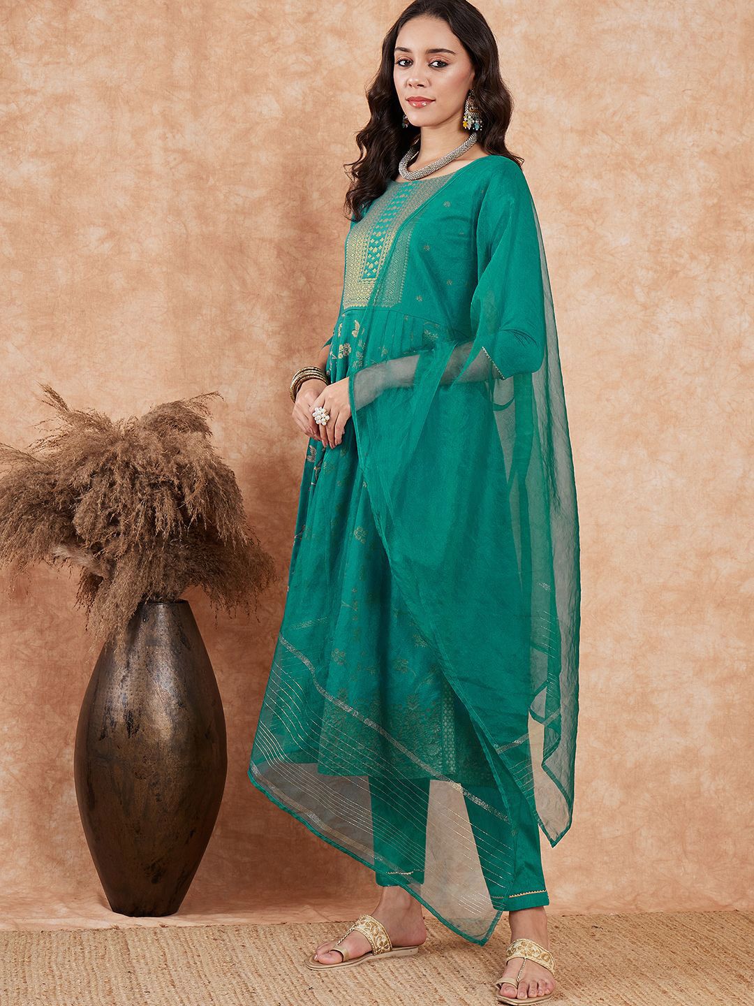 Dhiyona SN Women's Floral Woven Design Kurta with Trousers & Dupatta