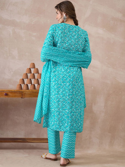 Women Printed Regular Pure Cotton Kurta with Trousers & With Dupatta