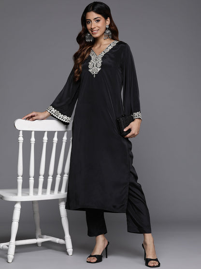 Dhiyona VR Women's Black Mirror Embroidered Kurta Set