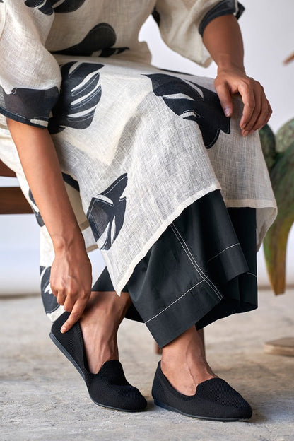 Women's Black and Tofu Leaf Printed Linen Co-ord Set