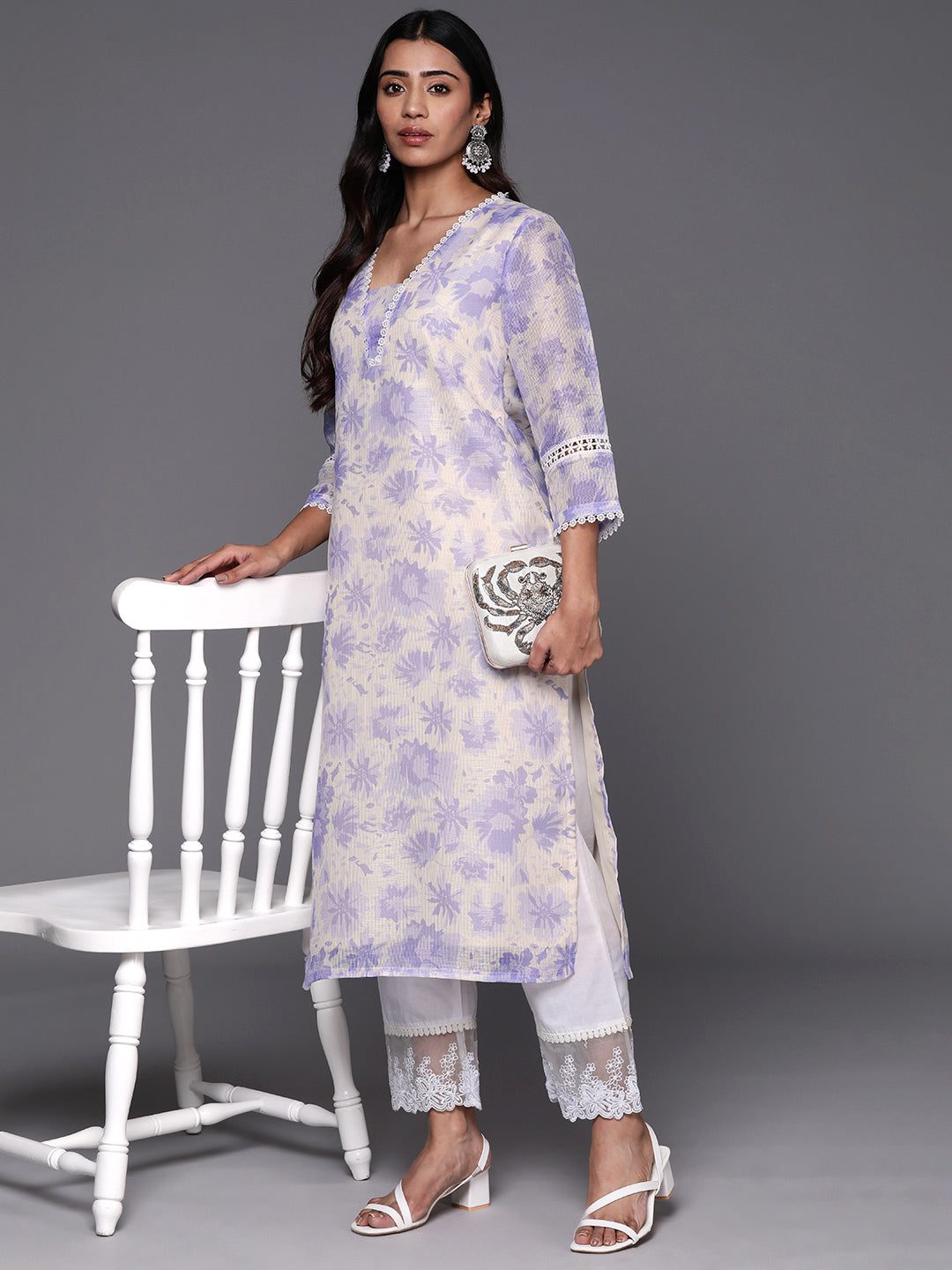 Dhiyona VR Women's Lavender Floral Printed V- Neck Three Quarter Sleeve Straight Kurta