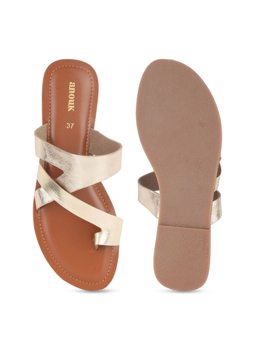 Dhiyona AK Women Textured One Toe Flats