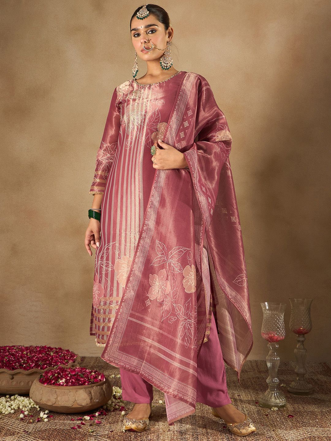 Dhiyona IE Women Floral Printed Regular Kurta with Trousers & With Dupatta