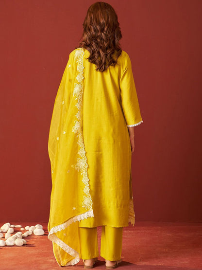 Women Floral Embroidered Kurta with Trousers & Dupatta