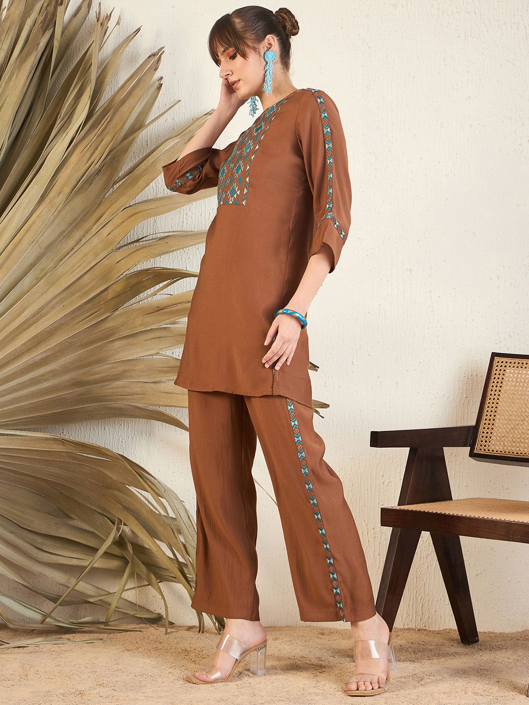 Dhiyona IE Embroidered Round Neck Top With Trousers Co-Ords