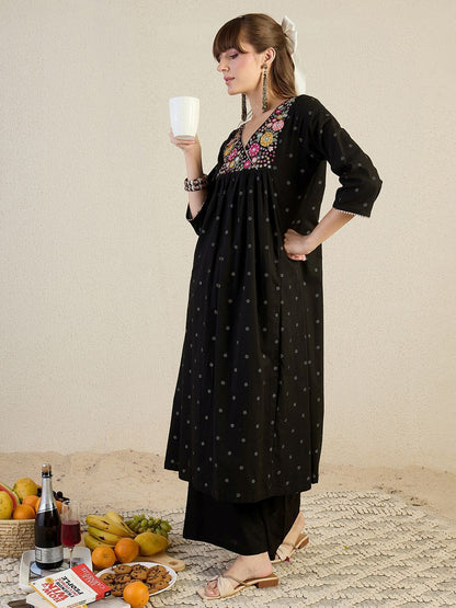 Dhiyona IE Women Embroidered Thread Work Pure Cotton Kurta with Trousers