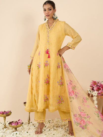 Women Floral Embroidered Panelled Thread Work Kurta with Trousers & With Dupatta