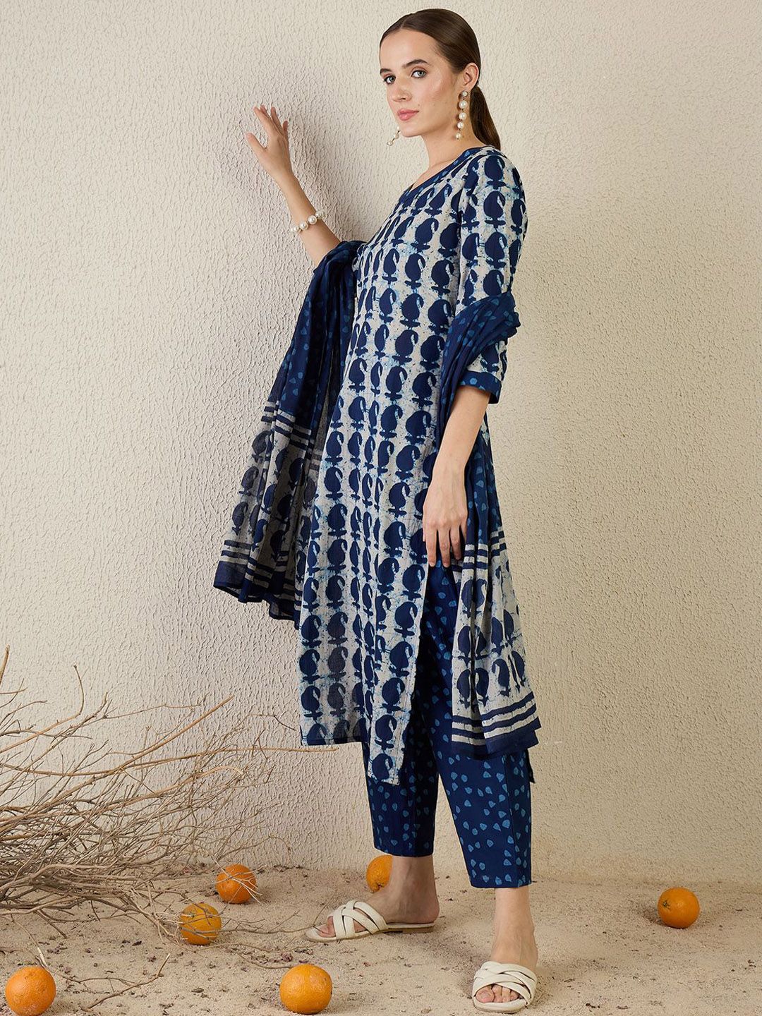 Women Paisley Printed Pure Cotton Kurta with Trousers & Dupatta