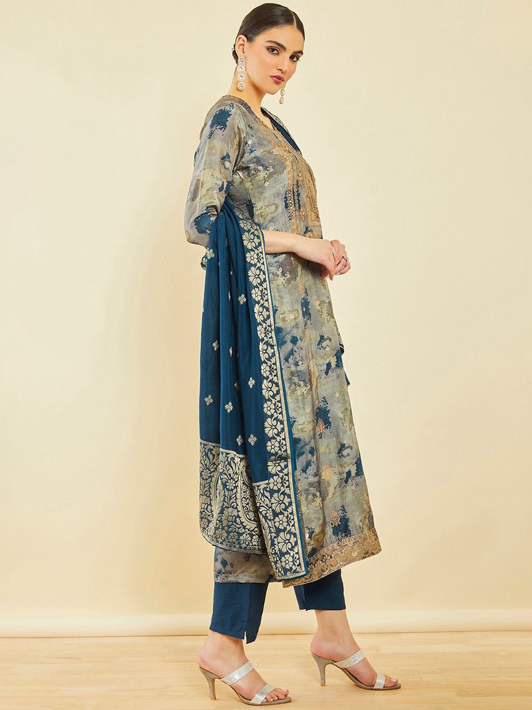 Dhiyona SO Women's Printed Beads And Stones Kurta With Trousers & Dupatta
