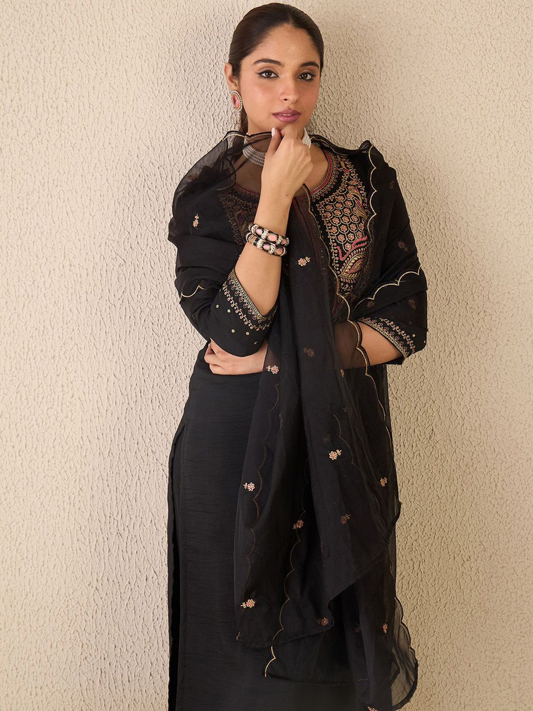 Ethnic Motifs Embroidered Round Neck Pure Cotton Kurta With Trousers & Dupatta