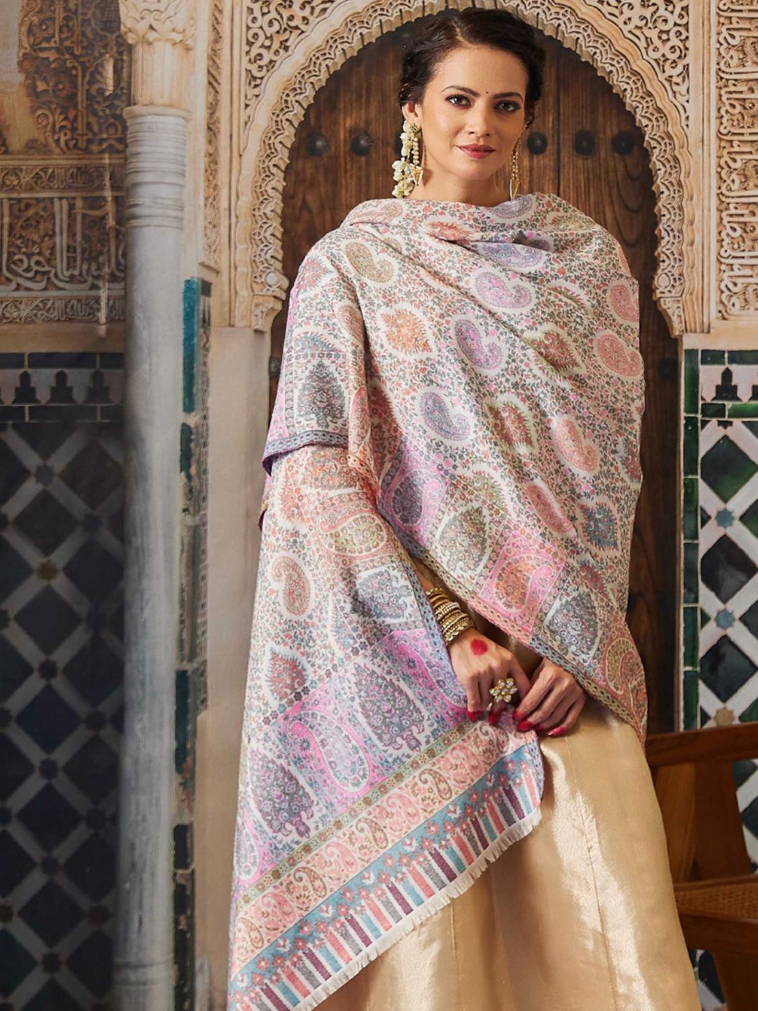 Dhiyona PA Women Paisley Woven Design Shawl