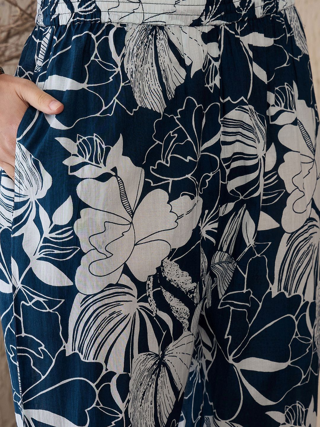 Women Floral Printed Regular Pure Cotton Kurta with Trousers