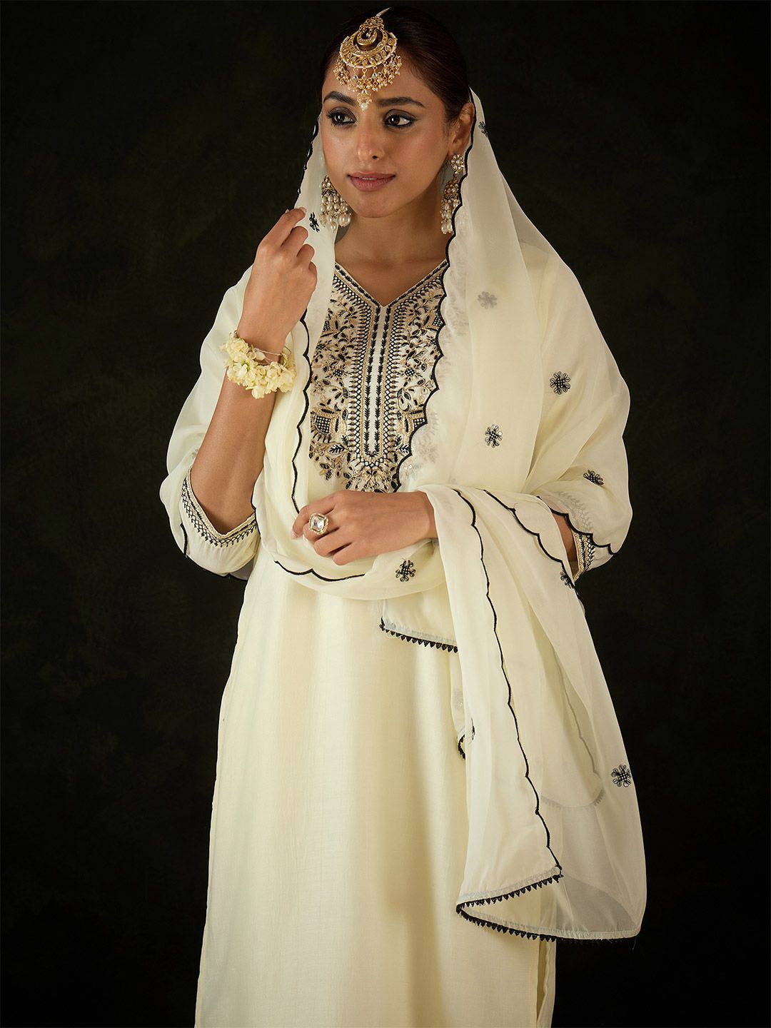 Women Ethnic Motifs Embroidered Regular Thread Work Kurta with Trousers & With Dupatta