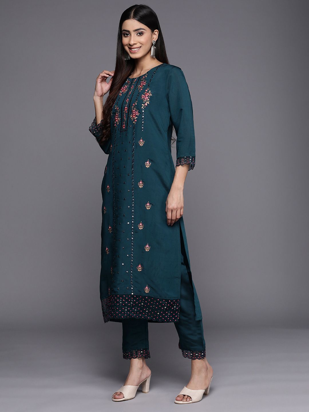 Dhiyona VA Women'sTeal Floral Embroidered Kurta with Trouser & Dupatta