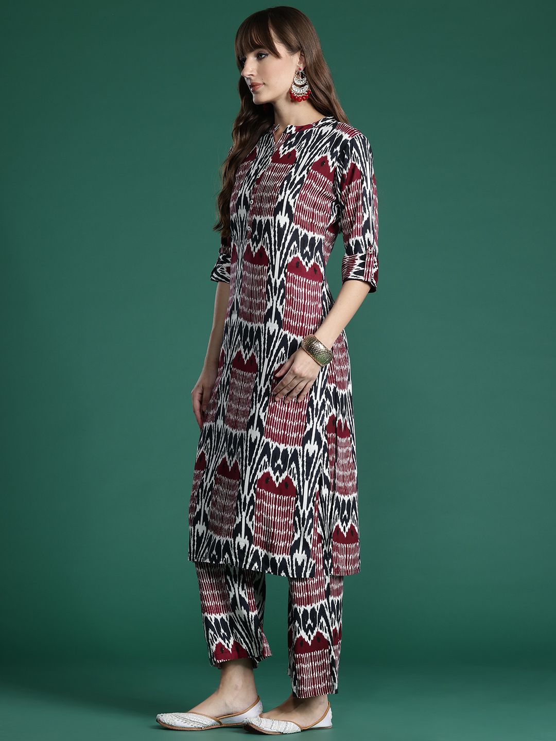 Dhiyona IE Printed Regular Kurta with Palazzos