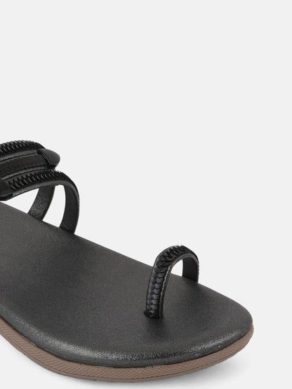 Dhiyona AK Black One Toe Flats