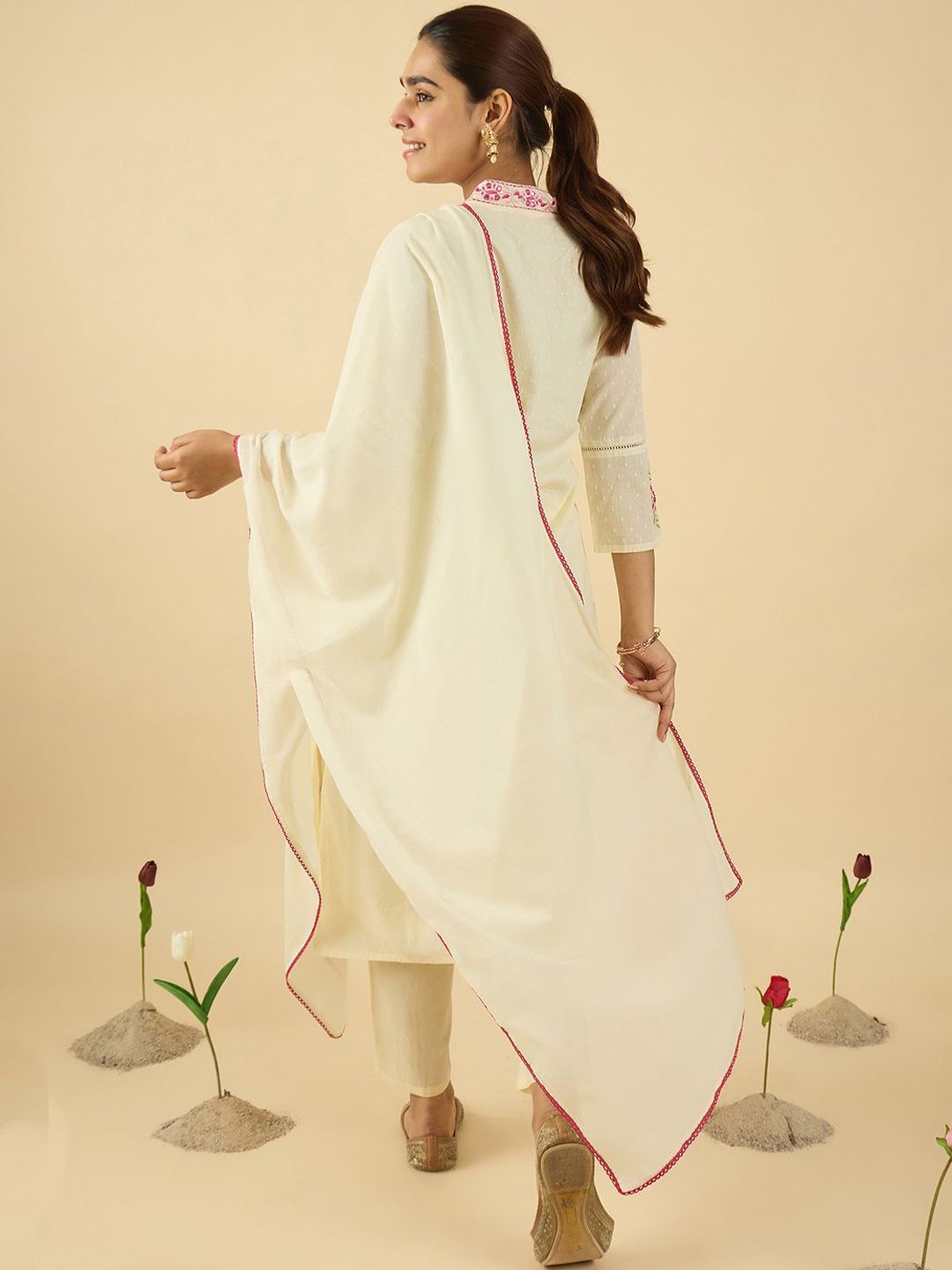 Women Floral Embroidered Pure Cotton Kurta with Trousers & With Dupatta
