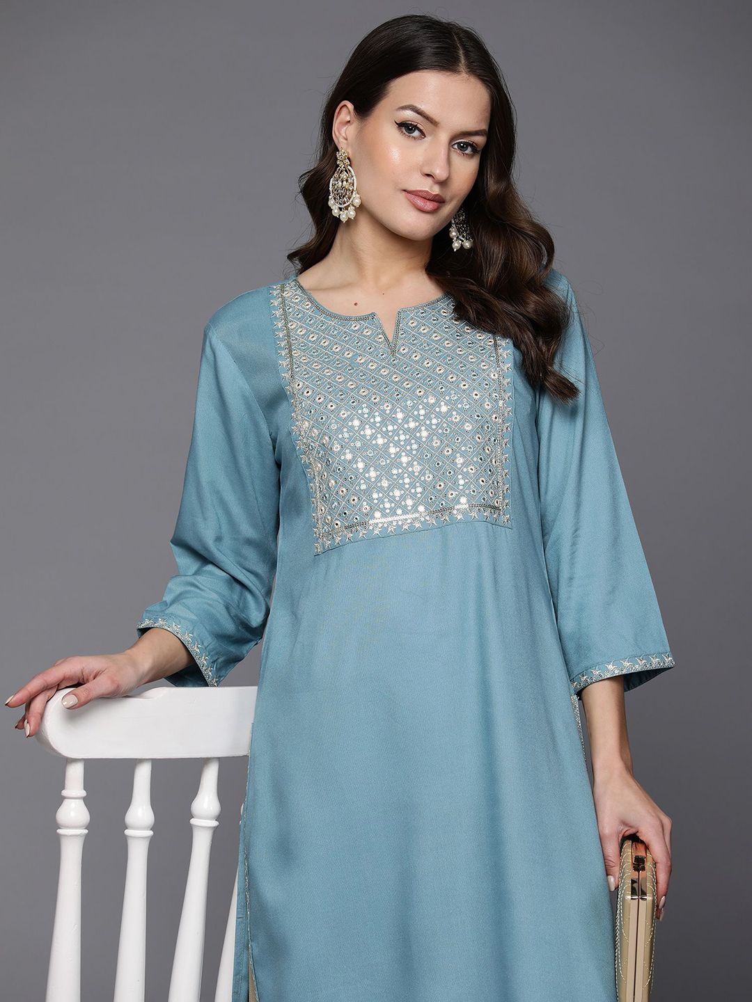 Dhiyona IE Geometric Embroidered Mirror Work Straight Kurta