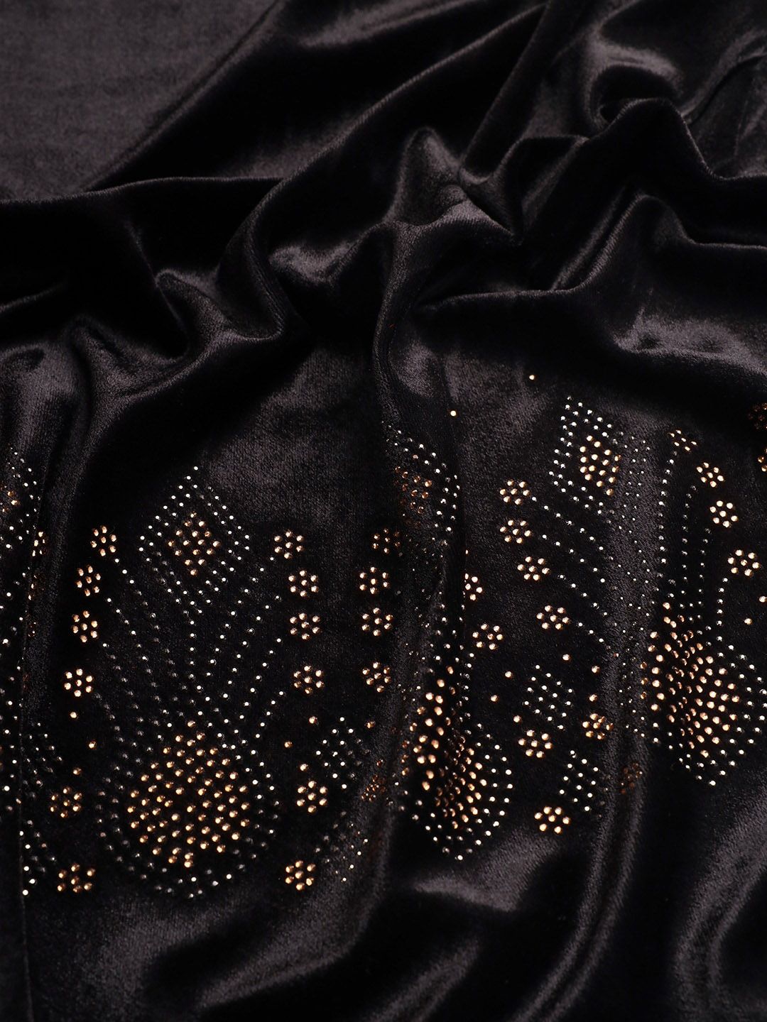 Dhiyona PA Women Black Solid Velvet Crystal Shawl