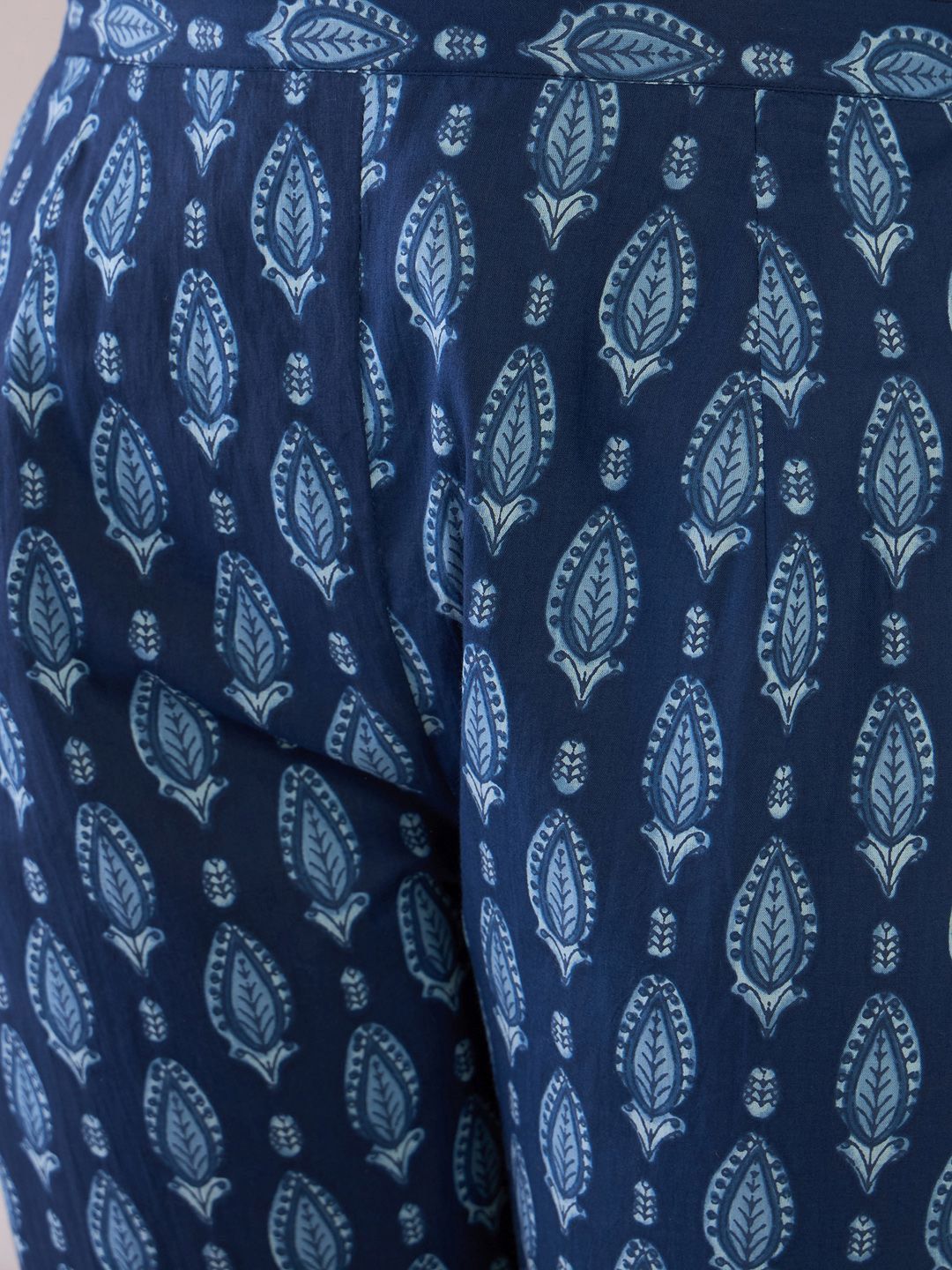 Dhiyona IE Floral Printed Pure Cotton Straight Kurta With Trousers