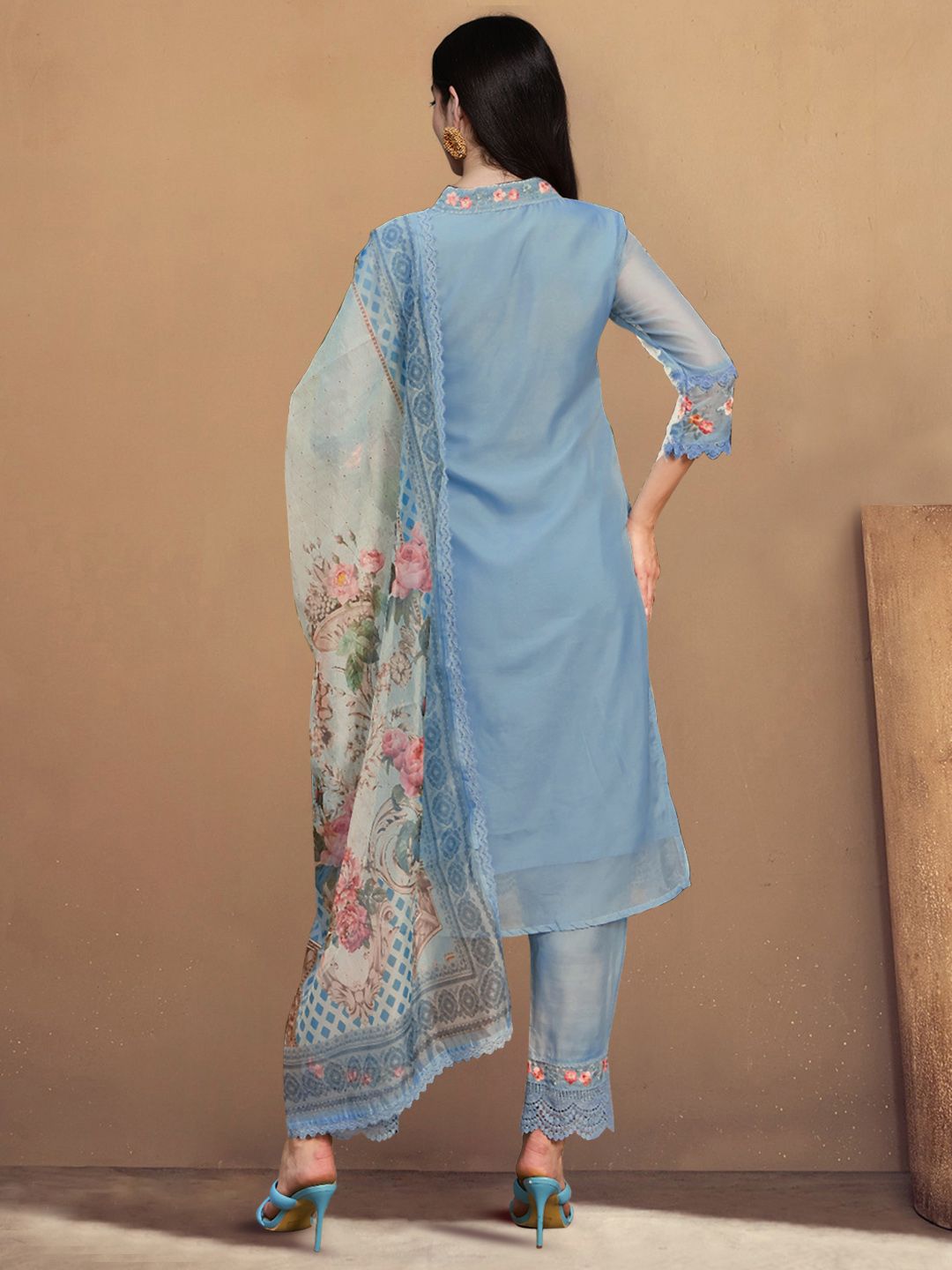 Dhiyona IE Women Floral Embroidered Regular Thread Work Kurta with Trousers & With Dupatta
