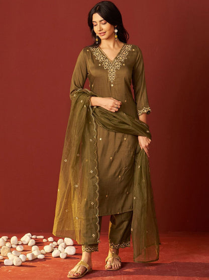 Dhiyona IE Women Floral Embroidered Kurta with Trousers & Dupatta