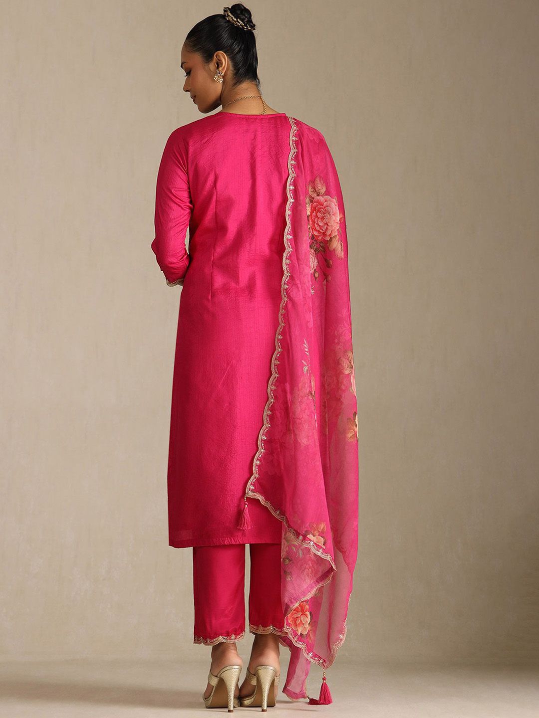 Dhiyona SO Women's Floral Woven Design V-Neck Sequinned Straight Kurta With Trousers And Dupatta