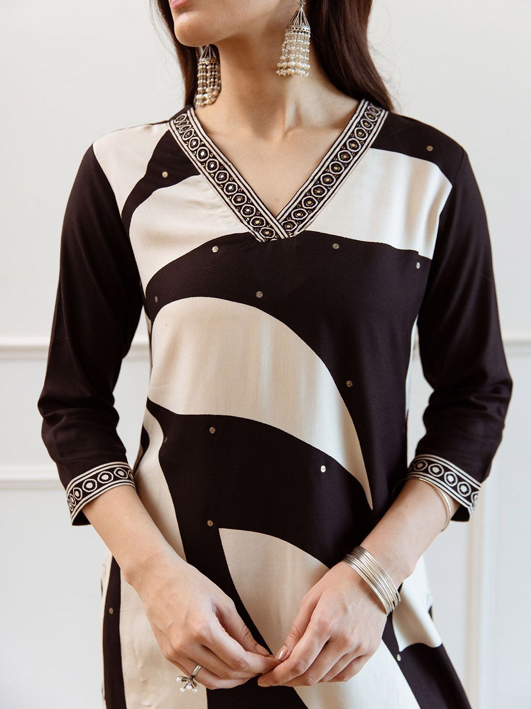 Dhiyona IE Printed Three-Quarter Sleeves Tunic With Trouser