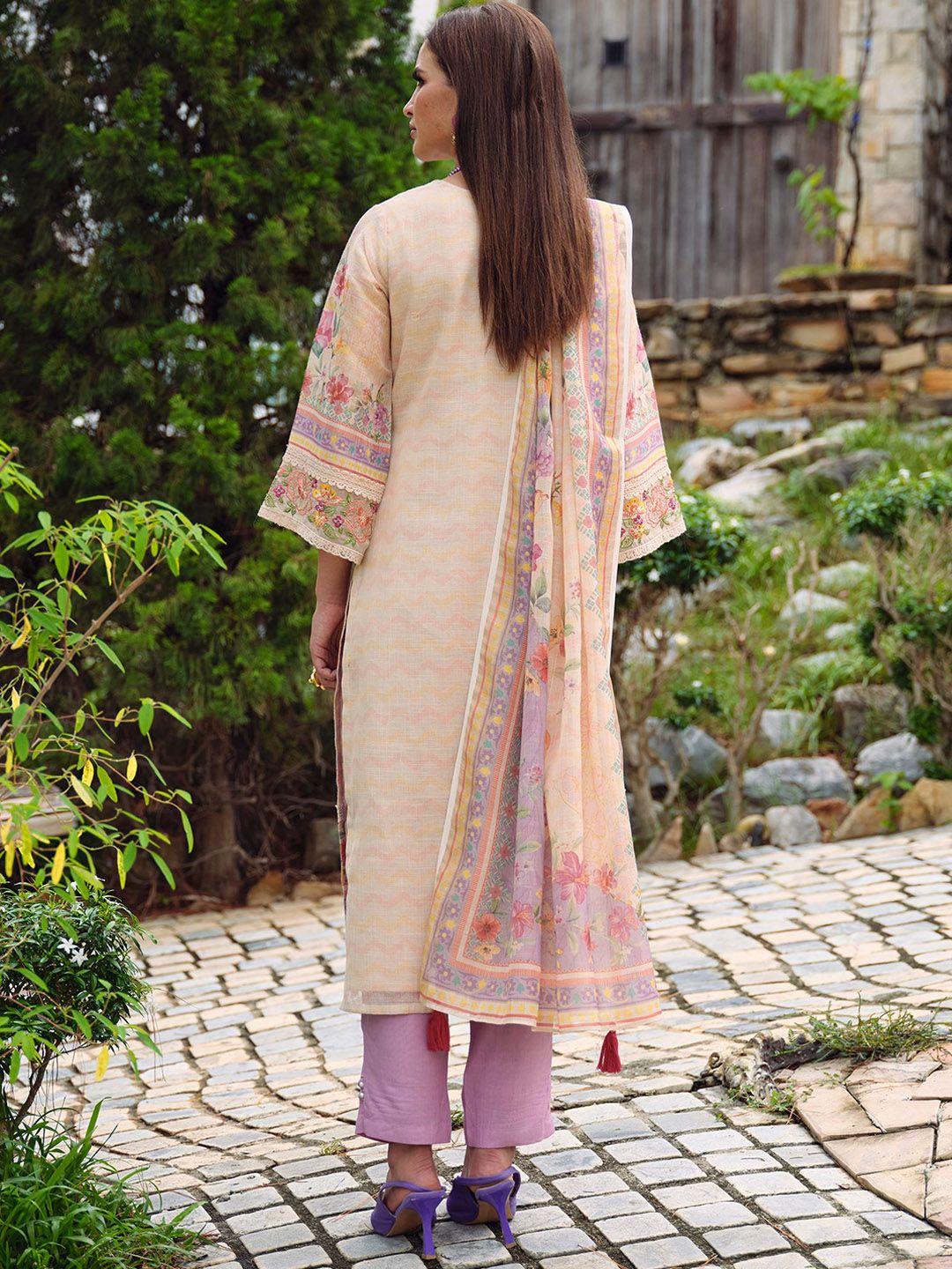 Floral Embroidered Beads and Stones Linen Kurta with Trousers & Dupatta