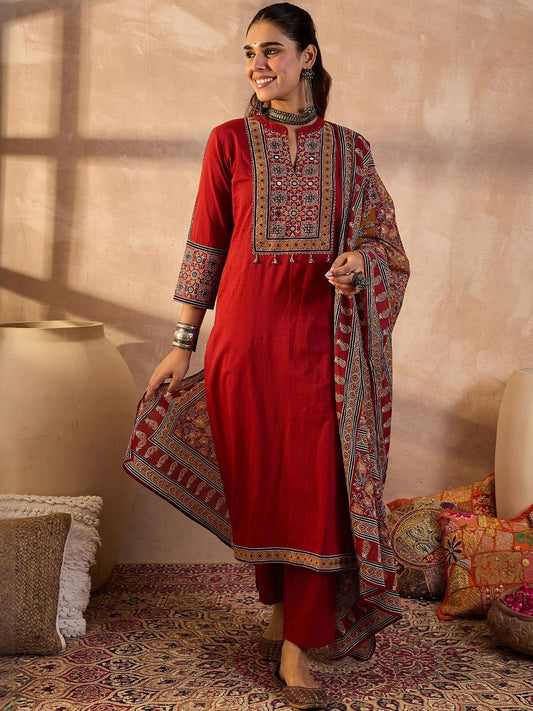 Women Ethnic Motifs Embroidered Cotton Kurta with Trousers