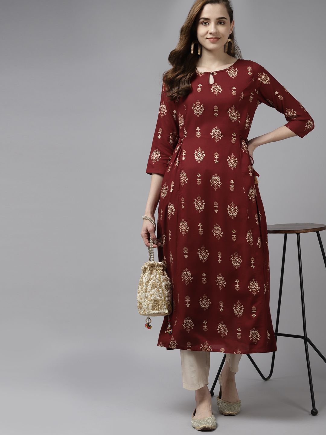 Dhiyona IE Women Maroon & Beige Foil Print Keyhole Neck A-Line Kurta