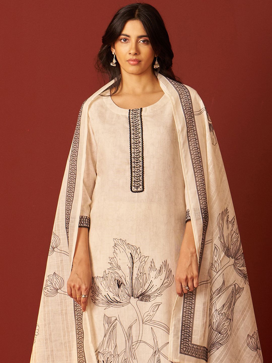 Dhiyona IE Floral Printed Linen Kurta With Trousers & Dupatta