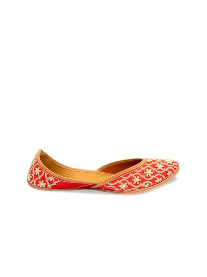 Dhiyona AK Red And Gold-Toned Embroidered Ethnic Mojaris