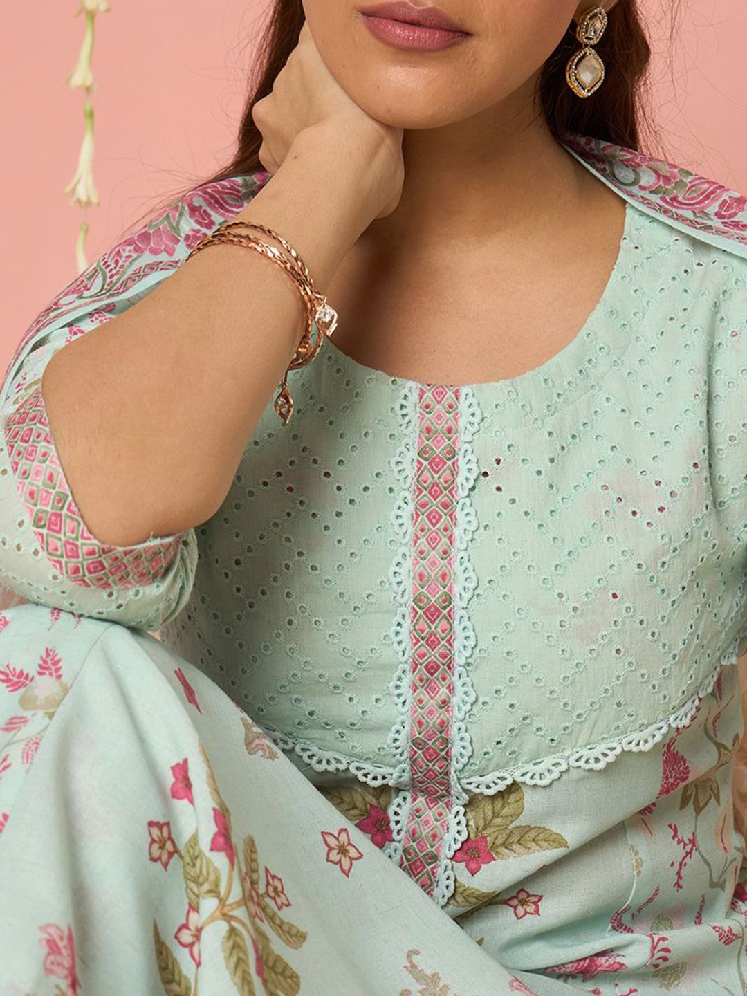 Women Floral Printed Regular Kurta with Trousers & Dupatta