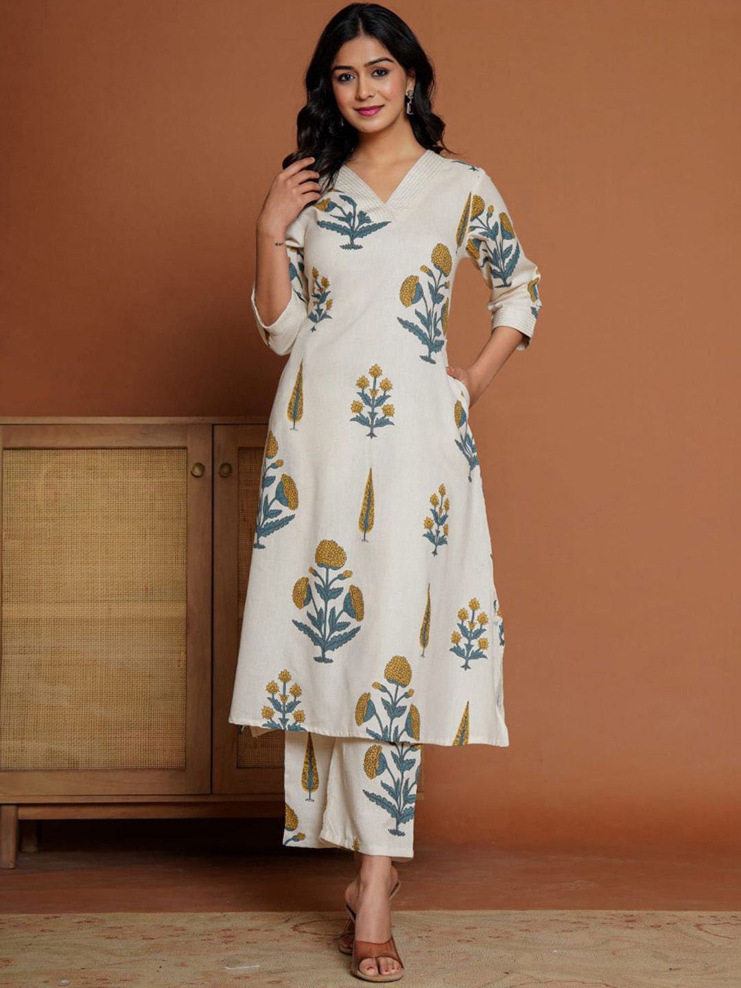 Dhiyona IE Women Floral Printed Regular Pure Cotton Kurta with Palazzos