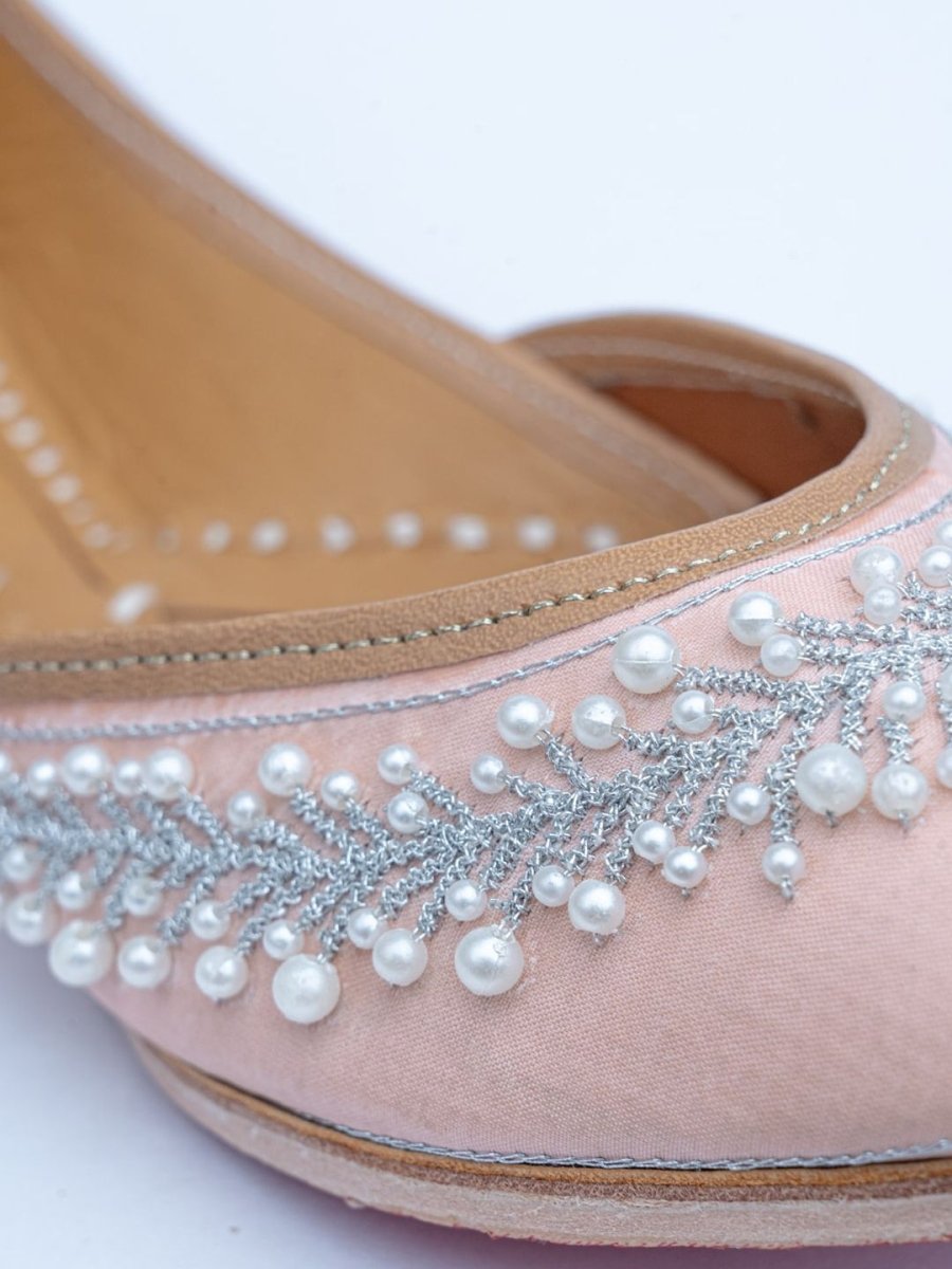 Dhiyona AK Peach-Coloured Embellished Ethnic Mojaris