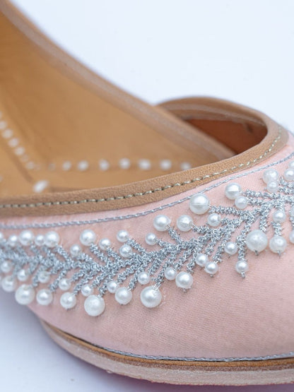 Dhiyona AK Peach-Coloured Embellished Ethnic Mojaris