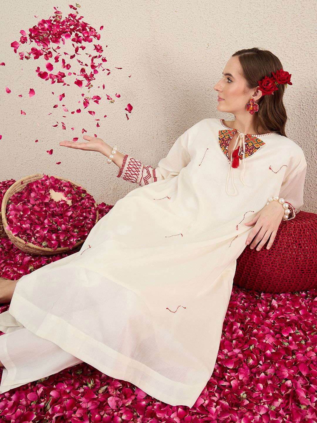 Women Ethnic Motifs Embroidered Cotton Kurta with Trousers