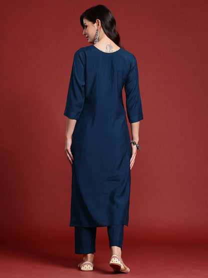 Dhiyona IE Floral Embroidered Panelled Thread Work Kurta with Trousers