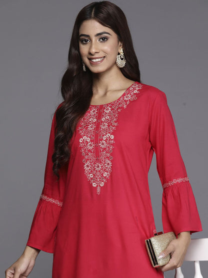 Dhiyona IE Ethnic Motifs Yoke Design Thread Work Straight Kurtas
