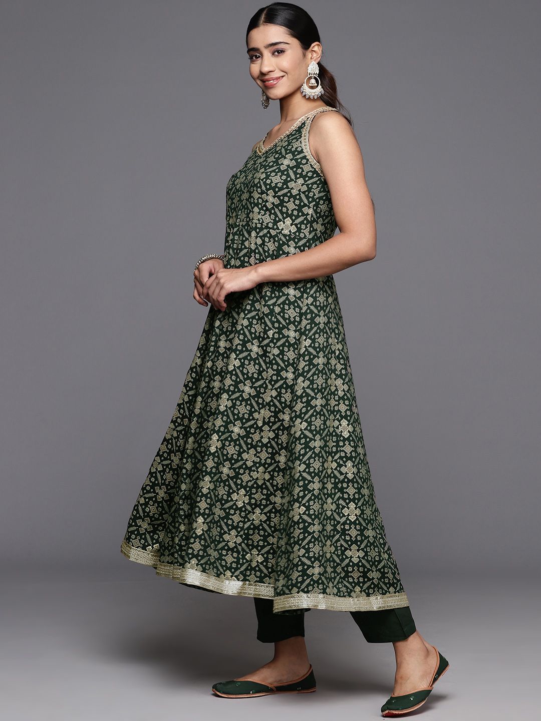 Dhiyona VA Women's Regular Sequined Kurta with Trousers & Dupatta